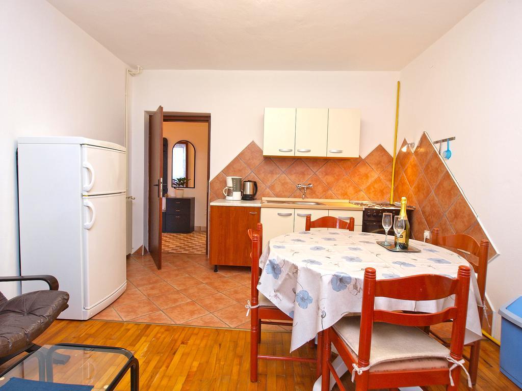 Apartments Dragica 929 Fazana Bagian luar foto