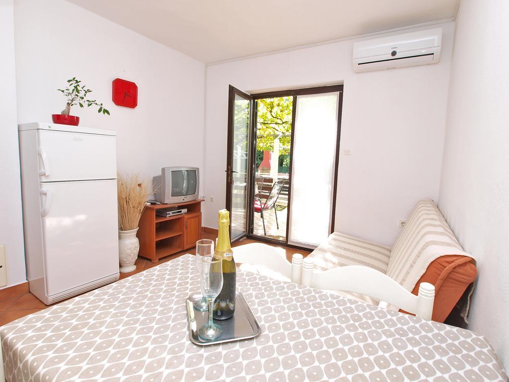 Apartments Dragica 929 Fazana Bagian luar foto