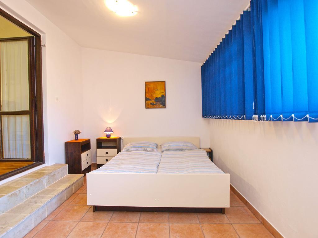 Apartments Dragica 929 Fazana Bagian luar foto