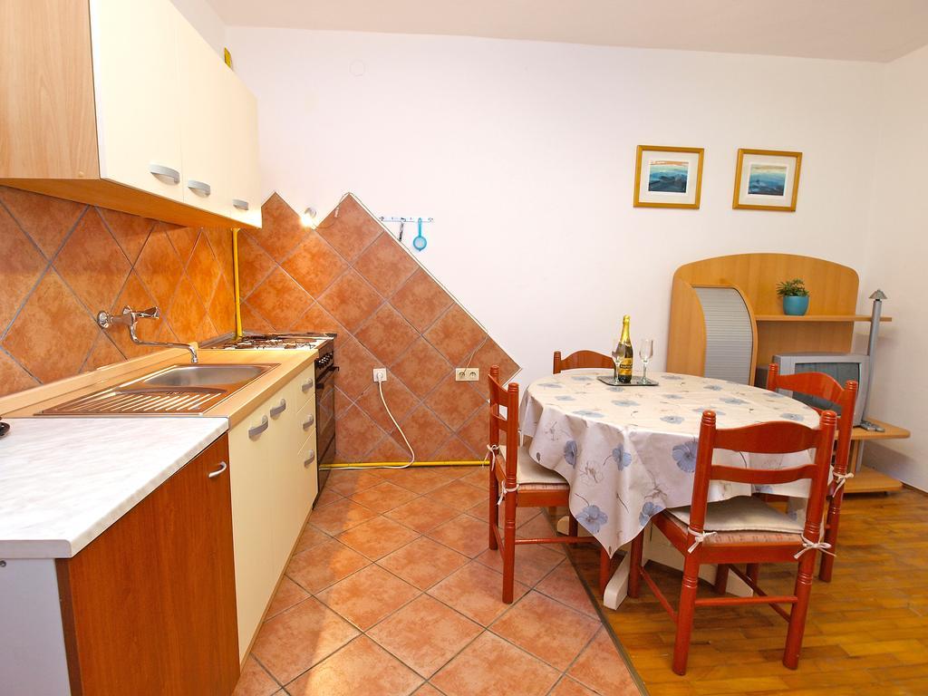 Apartments Dragica 929 Fazana Bagian luar foto