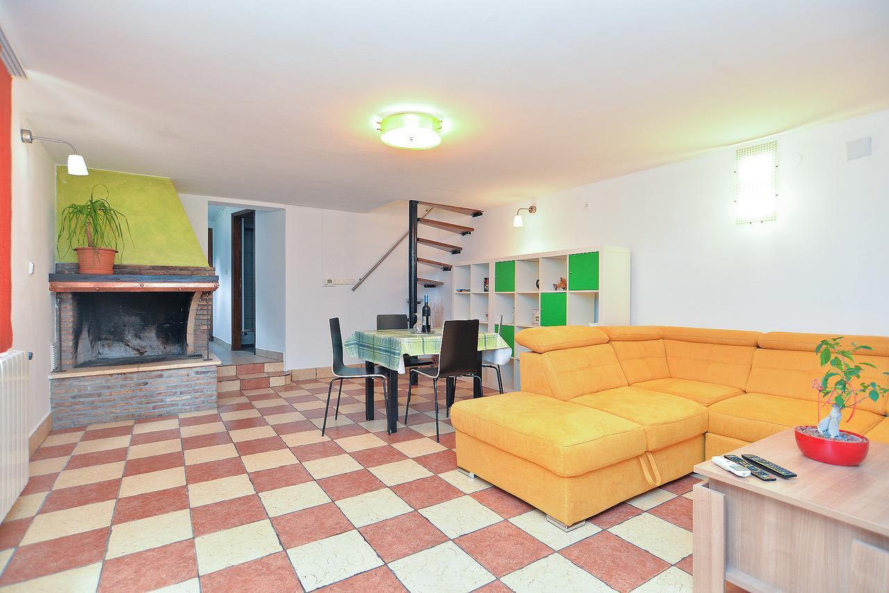Apartments Dragica 929 Fazana Bagian luar foto