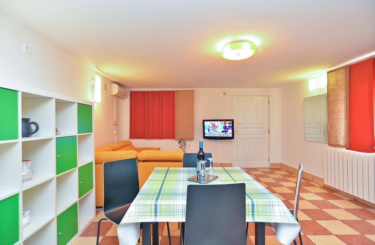 Apartments Dragica 929 Fazana Bagian luar foto