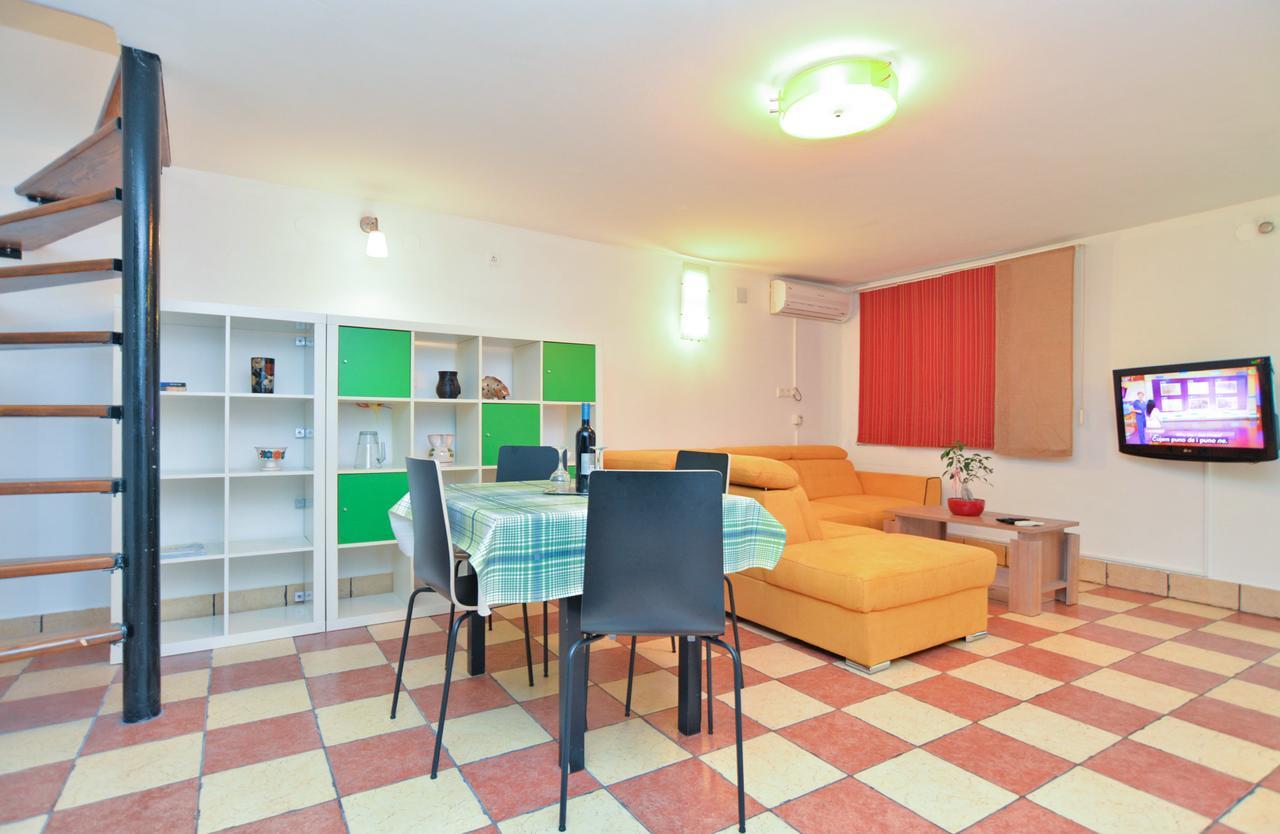 Apartments Dragica 929 Fazana Bagian luar foto